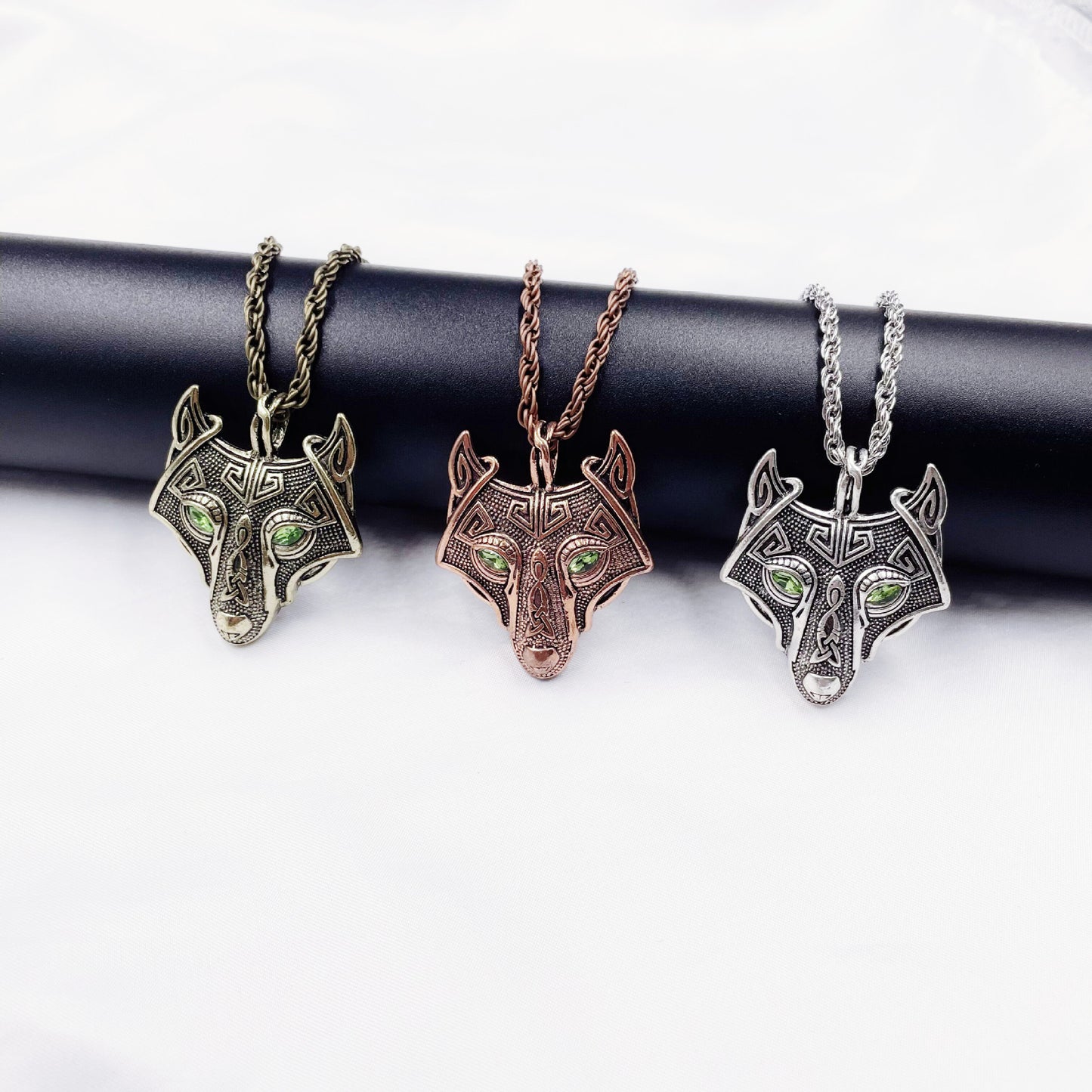 Viking Wolf Head Pendant Necklace – Norse Mythology Jewelry for Men