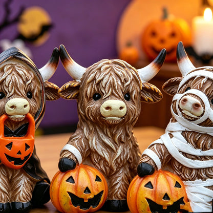 Highland Cow Halloween Figurine – Cute Resin Pumpkin Animal Decor