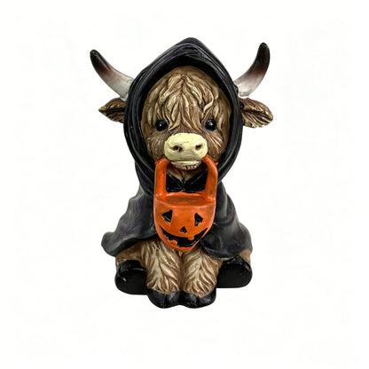 Highland Cow Halloween Figurine – Cute Resin Pumpkin Animal Decor